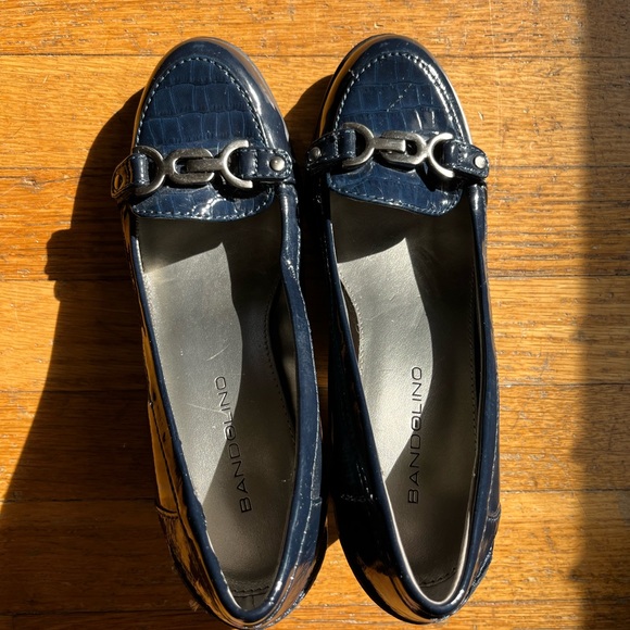 Bandolino midnight blue heeled loafer with silver accents - Picture 4 of 6